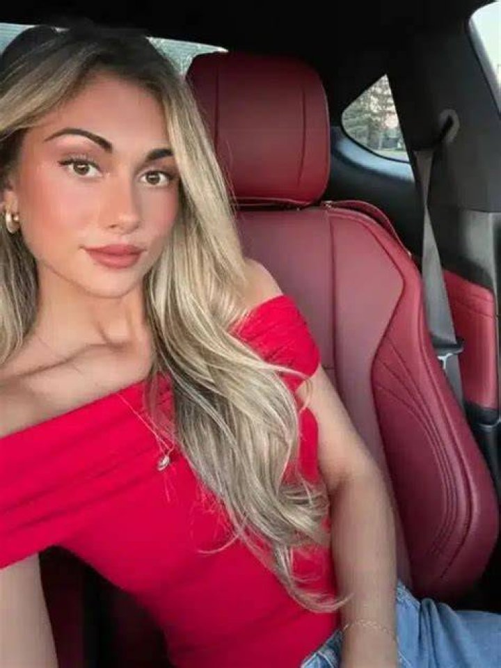 
Madalyn Sterne Height, Weight, Net Worth, Age, Wiki, Who, Instagram, Biography 