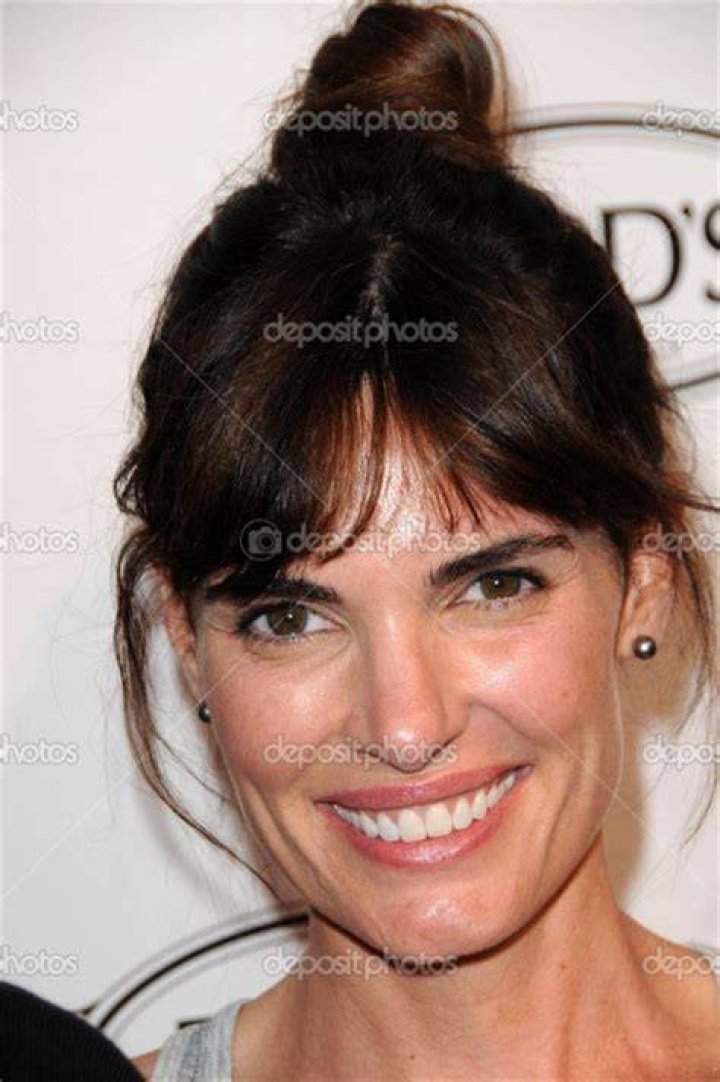 
Sarah Bouhaddi Height, Weight, Net Worth, Age, Birthday, Wikipedia, Who, Nationality, Biography 