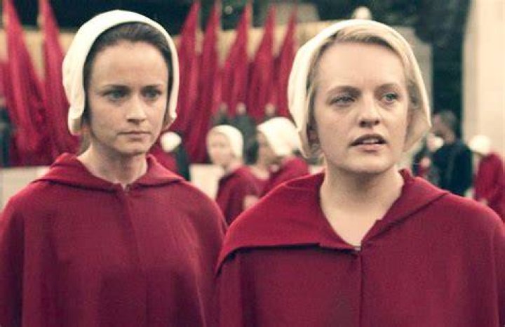 
‘The Handmaid’s Tale’: Elisabeth Moss on Alexis Bledel’s Exit in Season 5 and Possible Return 
