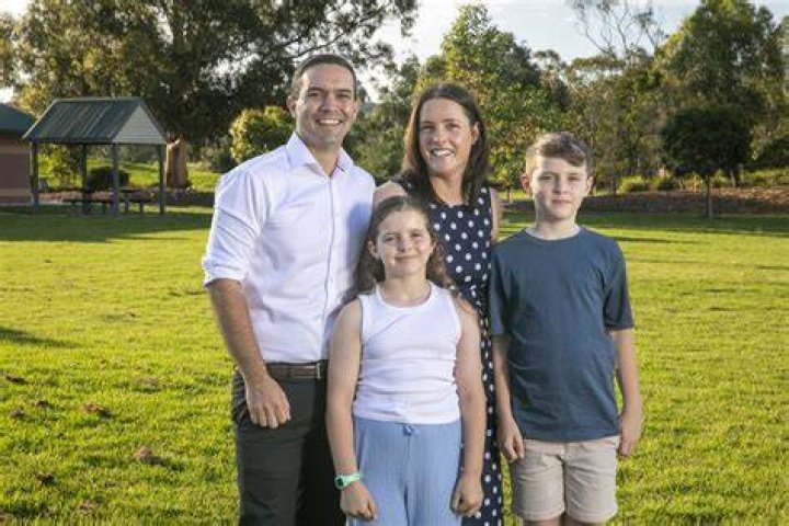 
Who Is Aaron Violi Wife Rachel? Explore More About Liberal Party Candidate Family 
